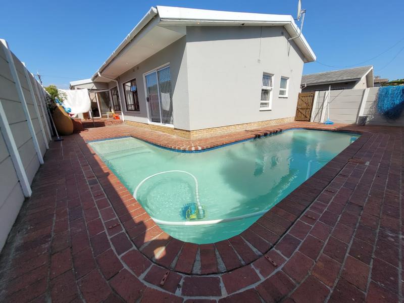 4 Bedroom Property for Sale in Townsend Estate Western Cape